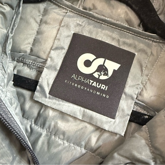 NWT Alphatauri Primaloft Gray Puffer Jacket Women’s Size: Large - Picture 9 of 13